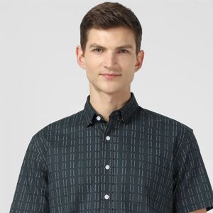 Chemise de plage à imprimé tropical vibrant pour homme-Coton léger, idéal pour les vacances d'été et les sorties de plage décontractées - Product Image 5