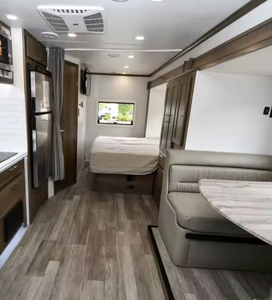 El mejor!! Autocaravana 4X4WD, Mini Caravana, Remolque RV, Autocaravana de Lujo Todoterreno para 4-6 Personas con Ducha, Inodoro, Cocina y un Dormitorio - Product Image 6