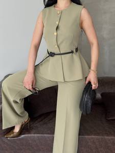Conjunto de Traje Ecológico Vintage para Mujer, Color Verde Oliva, Sin Mangas, con Peplum, Pantalones Anchos con Botones Frontales, Estampado Floral, Lona Elegante - Product Image 5