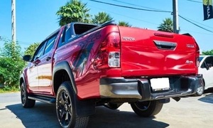 Pick-up 4WD TOYOTA HILUX automatique assez utilisé à vendre/TOYOTA HILUX DIESEL 4x4 DOUBLE - Product Image 2
