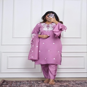 Diseño Evergreen, Kurti Premium de Seda Romana con Bordado y Lentejuelas, Pantalón y Dupatta, Fabricante de Moda Femenina - Product Image 1