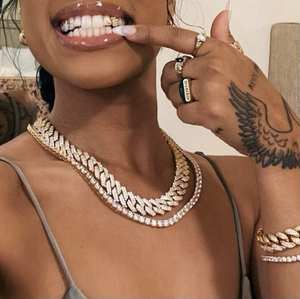 Pulsera de Moda de 18 mm, Anillo Chapado en Oro, Collar Hip Hop de Lujo, Cadena Cubana con Diamantes Brillantes, Relojes de Laboratorio Sexys para Mujer - Product Image 4