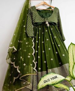 Haute qualité exclusif lourd Georgette Lehenga Choli Style indien papier miroir travail pour les fêtes de mariage en gros de Surat - Product Image 2
