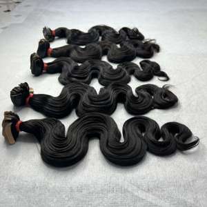 Cinta de ondas corporales con extensiones de cabello humano virgen tejido 1B de color natural | Precio al por mayor de cabello nublado - Product Image 2