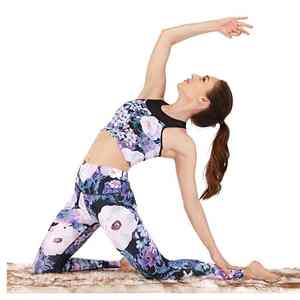 Ensemble de yoga et vêtements de sport en gros : Soutien-gorge de yoga, leggings et veste à séchage rapide, respirants, motif uni, 2 pièces, personnalisables, pour le sport - Product Image 1