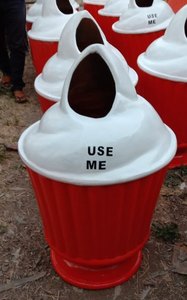 Cubos de basura de fibra de vidrio FRP de último diseño 2025, estructura de pie montada en poste, cubos de basura para el mercado mundial al aire libre - Product Image 5