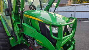 Tracteur multifonctionnel JOHN DEAR CAB TRACTOR 4066R avec chargeur arrière, mini tracteurs agricoles À VENDRE. - Product Image 5