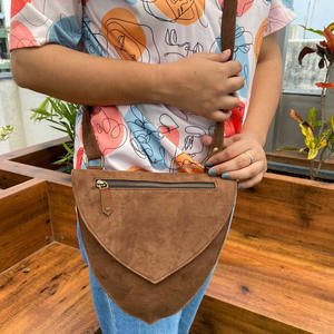 Sac à bandoulière bohème en cuir suédé véritable marron foncé fait à la main pour femmes Style Vintage minimaliste sacs à main à sangle réglable - Product Image 3