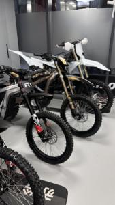 Motocicleta Eléctrica Ultra Bee, E-Bike de 21kW y 90V con Batería de Litio de Largo Alcance (>120km), Motocicleta Todoterreno para Adultos, 1 Año de Garantía - Product Image 2