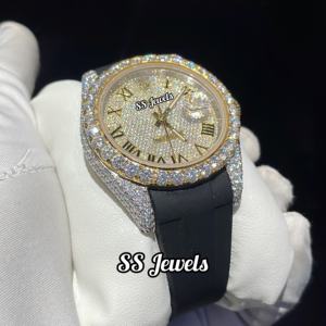 Montre d'affaires en acier inoxydable fabriquée à la main de luxe, verre, bracelet en silicone noir, style hip-hop, diamant, clarté VVS, moissanite - Product Image 4