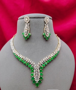 Impresionante conjunto de collar de diseñador de piedra AD en tono dorado y plateado de la mejor calidad con pendientes, colección de ropa de fiesta para mujer - Product Image 2