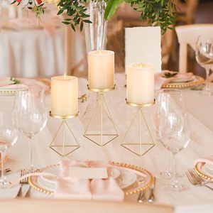 Vente en gros de décoration d'hôtel nouveau style de bougeoir maison accent métal fer plaqué or bougie vase lampe en verre - Product Image 3