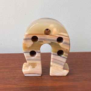 Porte-crayons vintage en pierre d'onyx en forme de fer à cheval, organisateur de bureau, accessoire de bureau unique et élégant - Product Image 3