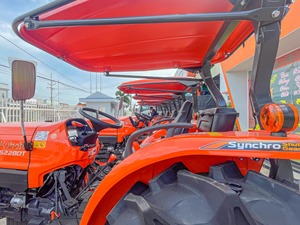 Tractor Agrícola L5228 de 55HP 4WD con Motor Diésel de Alto Rendimiento, Transmisión por Engranajes y Alta Productividad - Product Image 5