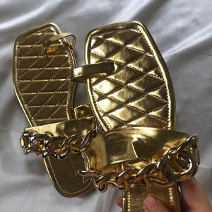 Sandales plates en gelée pour femmes avec bout carré, antidérapantes, légères, semelle intérieure en PU, couleur unie, tendance mode - Product Image 1