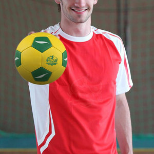 ลูกแฮนด์บอลคุณภาพพรีเมียม ผลิตในปากีสถาน หนัง PU บริการ OEM ปริมาณสั่งซื้อขั้นต่ำน้อย สำหรับใช้งานกลางแจ้ง - Product Image 4