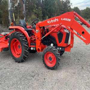 Tracteur compact Kubota 4x4 LA526 d'occasion de haute qualité, diesel, avec boîte de vitesses automatique et pompe, 65 CV, prix bas pour l'agriculture - Product Image 1