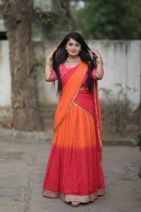 Dernière Georgette douce élégante de couleur rose avec feuille riche Travail Lehenga Choli avec Dupatta pour les fêtes - Product Image 3