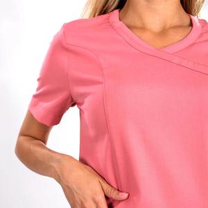 Uniformes médicos OEM higiénicos de algodón, poliéster y Spandex elásticos para un fácil movimiento libre y fácil con juegos - Product Image 4