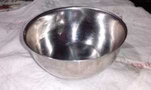 Bol à solution manuel réutilisable en acier inoxydable Gallipot, moyen, 3,5 po x 1/2 po, instruments de chirurgie générale SOLINGMED SURGICAL SS-80148 - Product Image 4