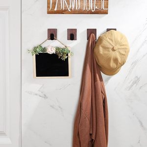 Ganchos de pared de madera maciza Abrigo resistente y batas Riel colgante Almacenamiento de baño montado en la pared - Product Image 4