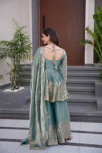 Ensemble 3 pièces de styliste traditionnel ethnique Readymade Sharara Gharara Georgette tissu indien broderie hiver occasion spéciale - Product Image 5