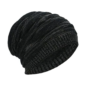Bonnet tricoté en acrylique unisexe d'hiver de haute qualité, vente en gros de logo personnalisé de couleurs unies pour la plage et les voyages - Product Image 4