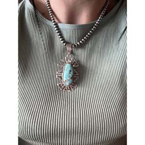 Pendentif géométrique Alice Johnson Kingman en turquoise et argent sterling avec chaîne à maillons, idéal comme cadeau - Product Image 2