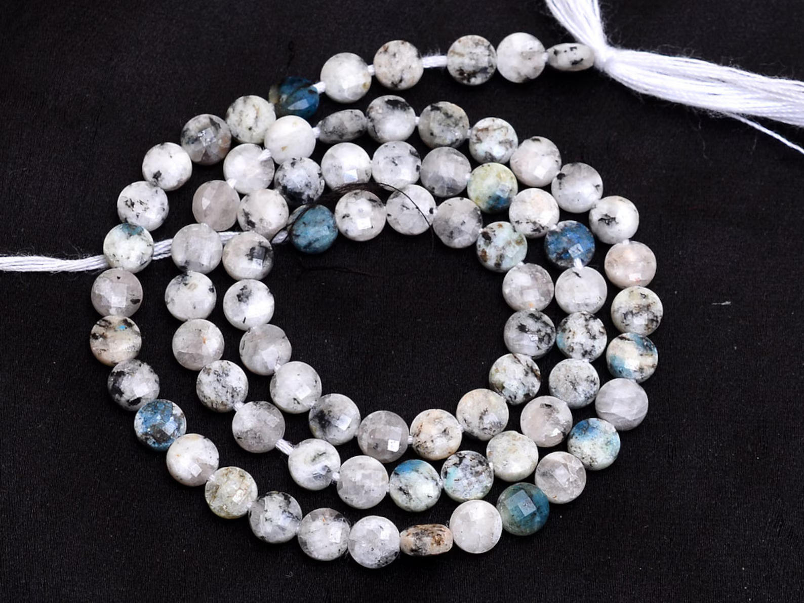 สีขาว, สีฟ้า