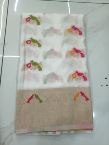 Saree en nylon léger à la mode confortable et élégant pour les fêtes et Diwali facile à porter et à draper pour toutes les occasions - Product Image 5