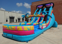 Structure gonflable 18 pieds Island Flow avec toboggan aquatique double piste et mur d'escalade central, capacité 500 personnes, installation facile pour usage sportif commercial