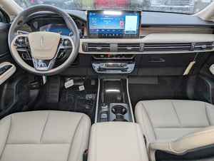 2026 Li n-c o l n Cor-sair Grand Touring AWD SUV, motor de 2.5L combinado con un motor eléctrico para un total de 266 caballos de fuerza - Product Image 5