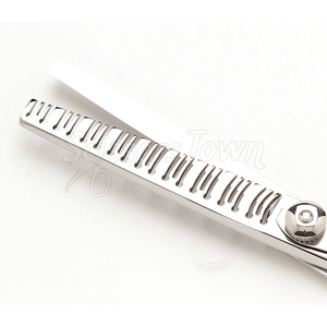 Ciseaux à effiler de qualité salon avec logo personnalisé Dents de précision pour une texture et une superposition lisses des cheveux - Product Image 3