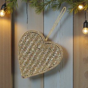 Cœur en argent Zari suspendu avec des perles et du fil de soie |   Ornement décoratif en forme de cœur fait à la main pour la maison et la décoration festive - Product Image 2