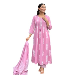 Ensemble pantalon Kurti long élégant pour femmes Costume de festival ethnique à col rond Robe traditionnelle indienne Vente en gros directe d'usine Fabricant - Product Image 1