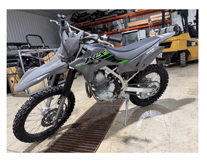 Nueva Motocicleta Kawasaki KLX 230R 2025 - Exclusivo Descuento del 30% - Product Image 3