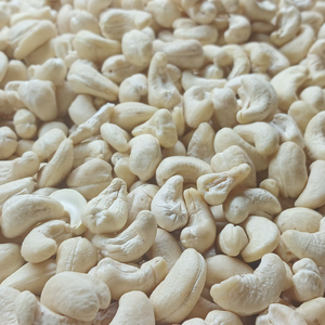 Nueces de Anacardo Secas en Envase de Marca Privada, Kaju Badam SANTIGO, Nueces de Anacardo W180 W240 W320 de Primera Calidad - Product Image 1