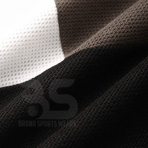 T-shirts classiques pour hommes avec matière respirante et coupe confortable, idéaux pour les tenues décontractées et le style de mode quotidien. - Product Image 5