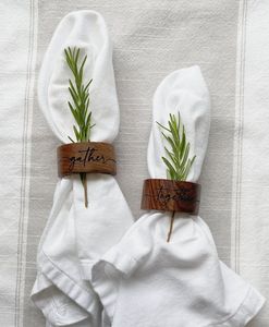 Anneau de serviette en bois moderne écologique fait à la main avec incrustation en laiton, décoration de table de luxe pour la salle à manger, les mariages et les réceptions - Product Image 4