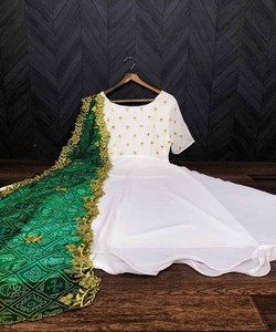 Vêtements islamiques pour femmes musulmanes Costume de pelouse blanche Boutique Robe trois pièces à la mode pakistanaise pour l'Aïd Mariage Fête Ramadan - Product Image 4