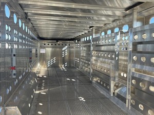 Prix usine Bétail Remorque Volaille Transporter Cochon Boîte Taille Personnalisée et Couleur Cochon Cheval Transport Pas Cher - Product Image 3