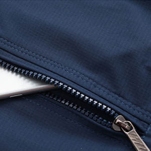 เสื้อแจ็คเก็ตบอมเบอร์ทรงสลิมฟิตสำหรับผู้ชายปี 2023 พร้อมเทคโนโลยีการตัดเย็บแบบ Shearing สามารถใส่กลับด้านได้ ระบายอากาศได้ดี เป็นมิตรกับสิ่งแวดล้อม เหมาะสำหรับฤดูหนาว สามารถปรับแต่งได้ - Product Image 6