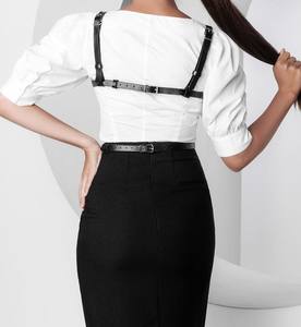 Arnés de cuero para el pecho Cinturón gótico de tirantes negro con correa para el hombro Top - Product Image 3