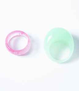 Luxueux personnalisé meilleure qualité fabriqué à la main haute poli belle bague en résine de mode colorée pour les femmes de l'Inde - Product Image 2