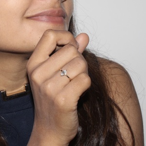 แหวนหมั้นเพชรทรงมาร์ควิส 0.51 กะรัต ผลิตในห้องปฏิบัติการ ตัวเรือนทองคำขาว 14K/18K/ชุบโรเดียม ดีไซน์ทันสมัยสำหรับผู้หญิง - Product Image 2