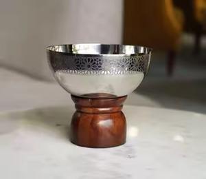 Elegante tazón de metal para helado, ideal para servir postres fríos en restaurantes, hoteles y cafeterías. - Product Image 2