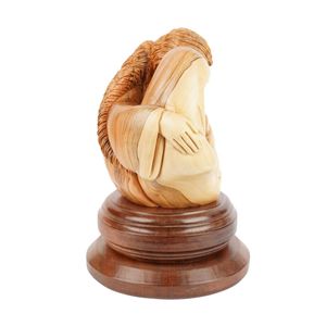 Escultura de la Sagrada Familia Tallada a Mano en Madera de Olivo, Diseño Art Deco Ghassan Salsa, 21 cm, Decoración Navideña Religiosa Hecha a Mano - Product Image 2