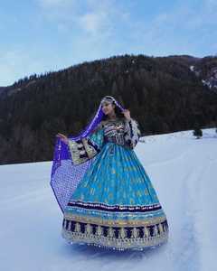 Robes trapèze mi-longues décontractées pour femmes grandes tailles, style afghan vintage avec dentelle et volants, prix bas et MOQ sur mesure 2025 - Product Image 2