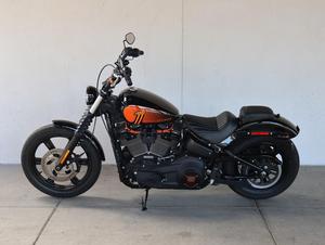 Oferta de Subasta 2023: Motocicletas Nuevas FXBBS Street Bob 114 Max. Velocidad >80km/h Potencia 1001-2000W - Product Image 3