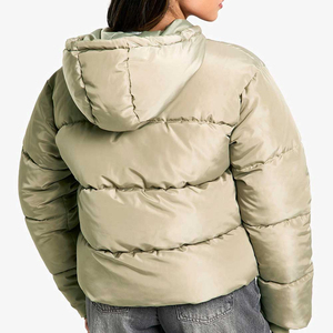 เสื้อแจ็คเก็ตผู้หญิงแบบ OEM สำหรับฤดูหนาว บุผ้าควิลท์ มีฮู้ด ผ้า PU ด้านนอก บุผ้าฝ้าย ซับใน แห้งเร็ว ระบายอากาศได้ดี เป็นมิตรกับสิ่งแวดล้อม ป้องกันรอยยับ - Product Image 2